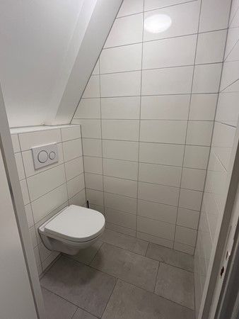 Toilet tweede verdieping voorzijde.JPG
